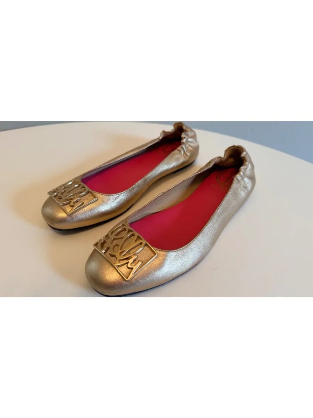 Lilly Pulitzer Gold Ballet Flats With Logo Emblem Size 7.5M Leather Upper